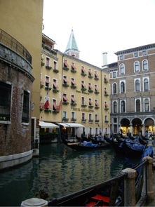 威尼斯旅游攻略（浪漫水城探秘和美食之旅）